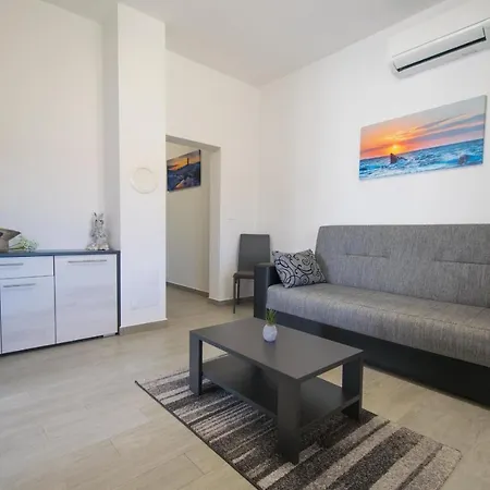 Apartment Mladenka *
