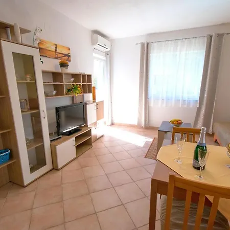 Apartment Mladenka